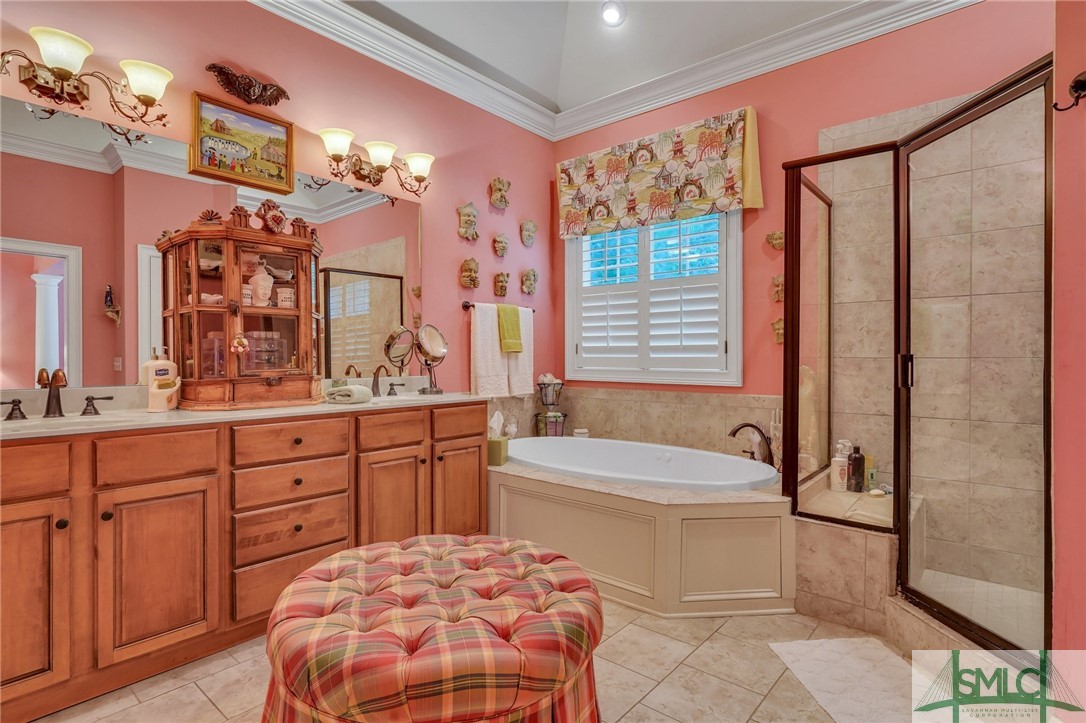 17 Lake Heron Court W