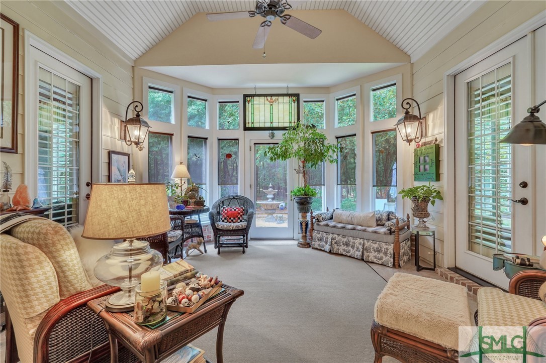 17 Lake Heron Court W