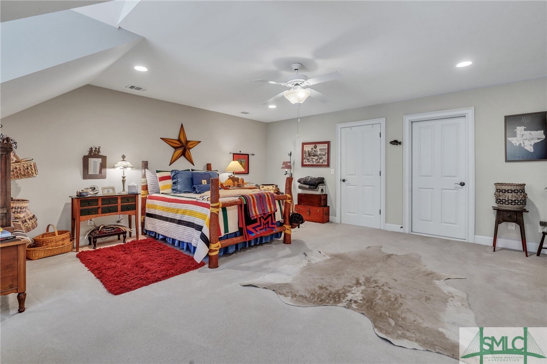 17 Lake Heron Court W