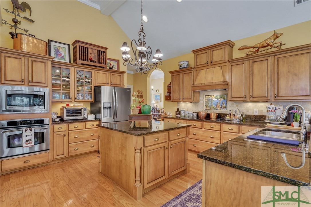 17 Lake Heron Court W