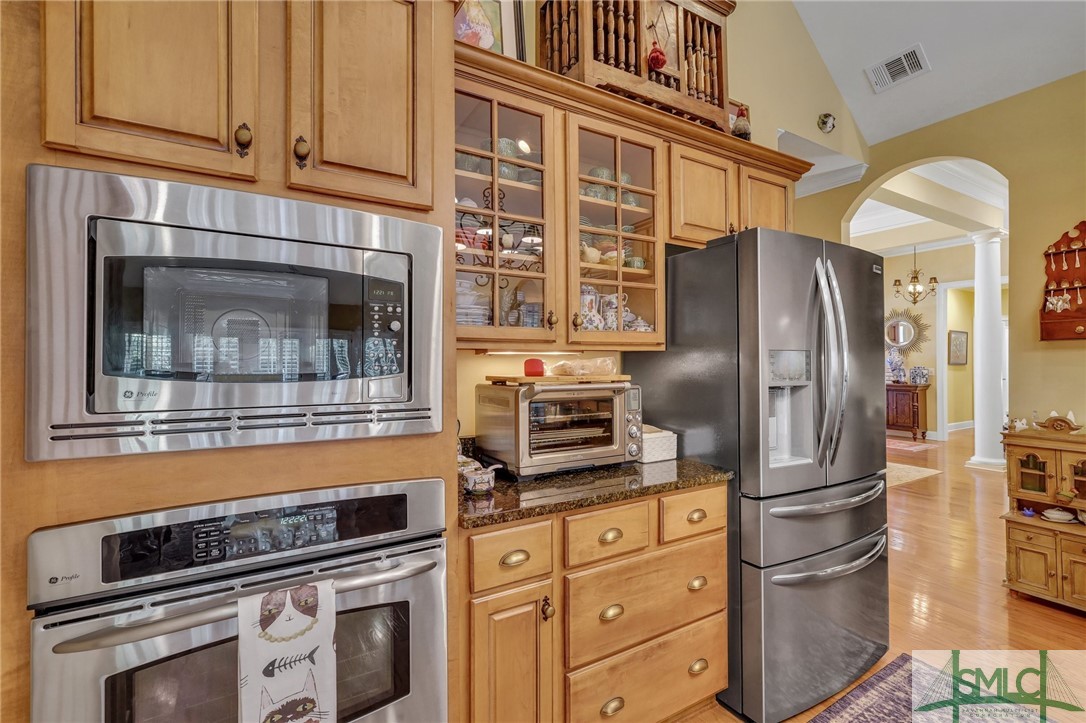 17 Lake Heron Court W