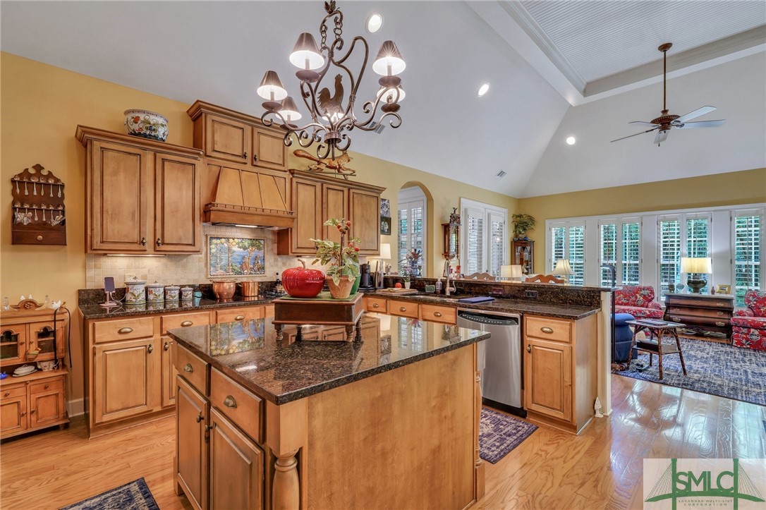 17 Lake Heron Court W