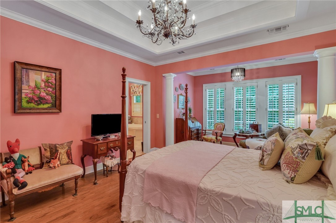 17 Lake Heron Court W