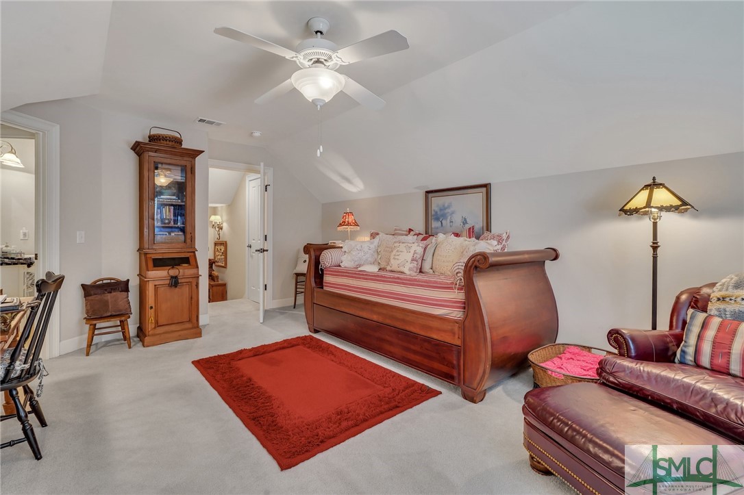 17 Lake Heron Court W
