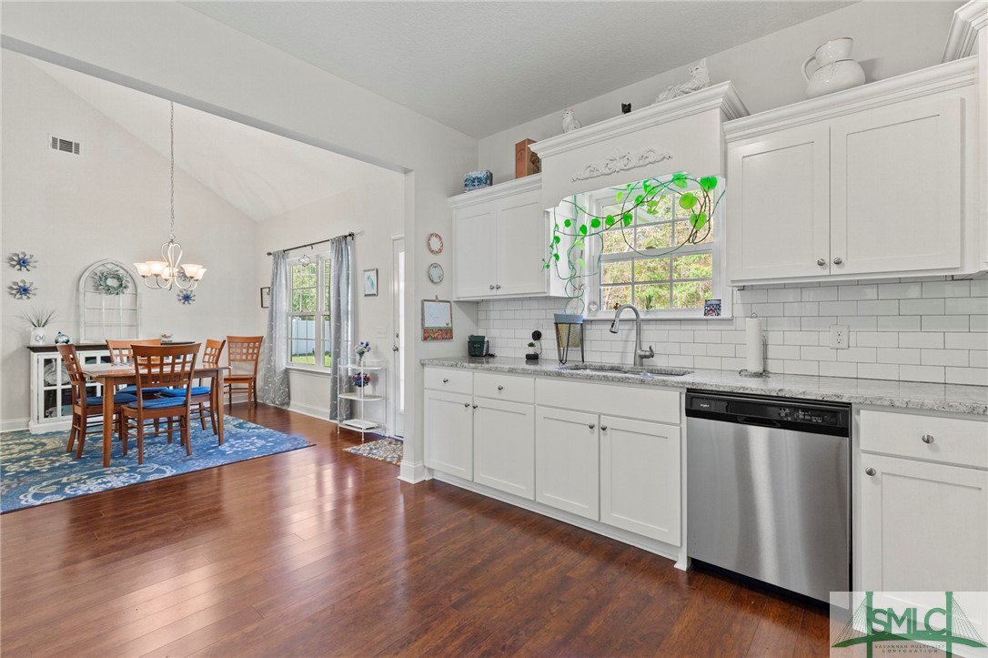 1138 Charlton Chase NE