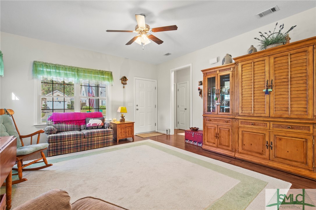 1127 Charlton Chase NE