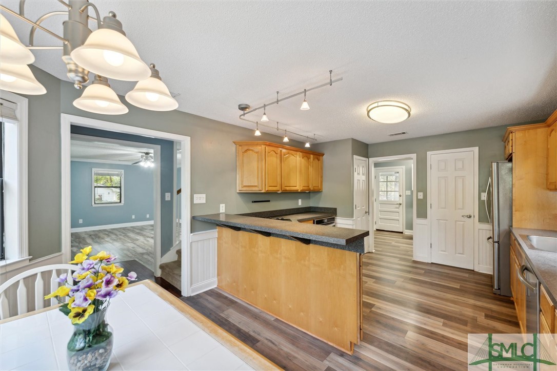 169 Old River Road