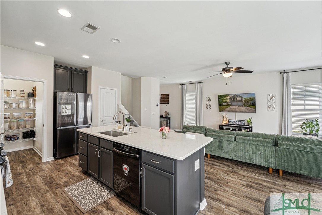 153 Lakepointe Drive