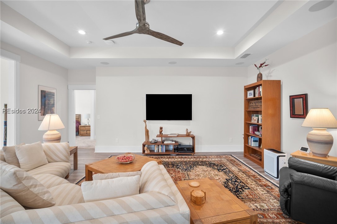 675 Sun Daze Court