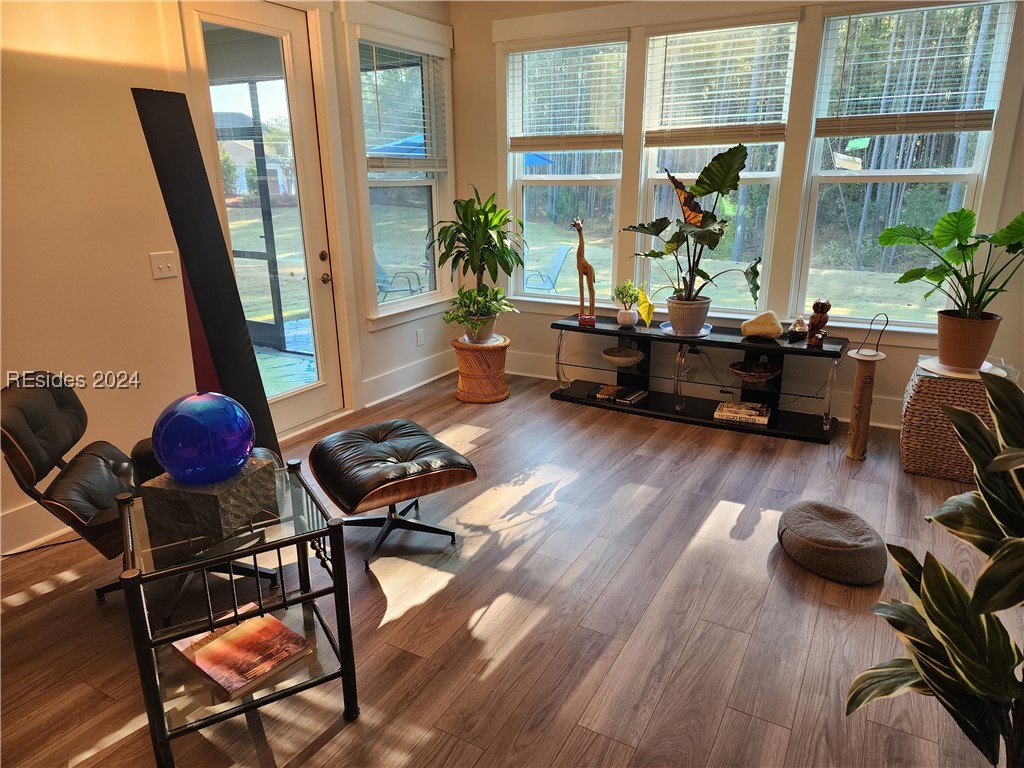 675 Sun Daze Court