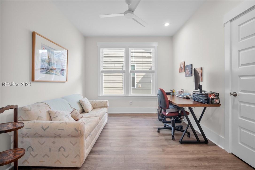 675 Sun Daze Court