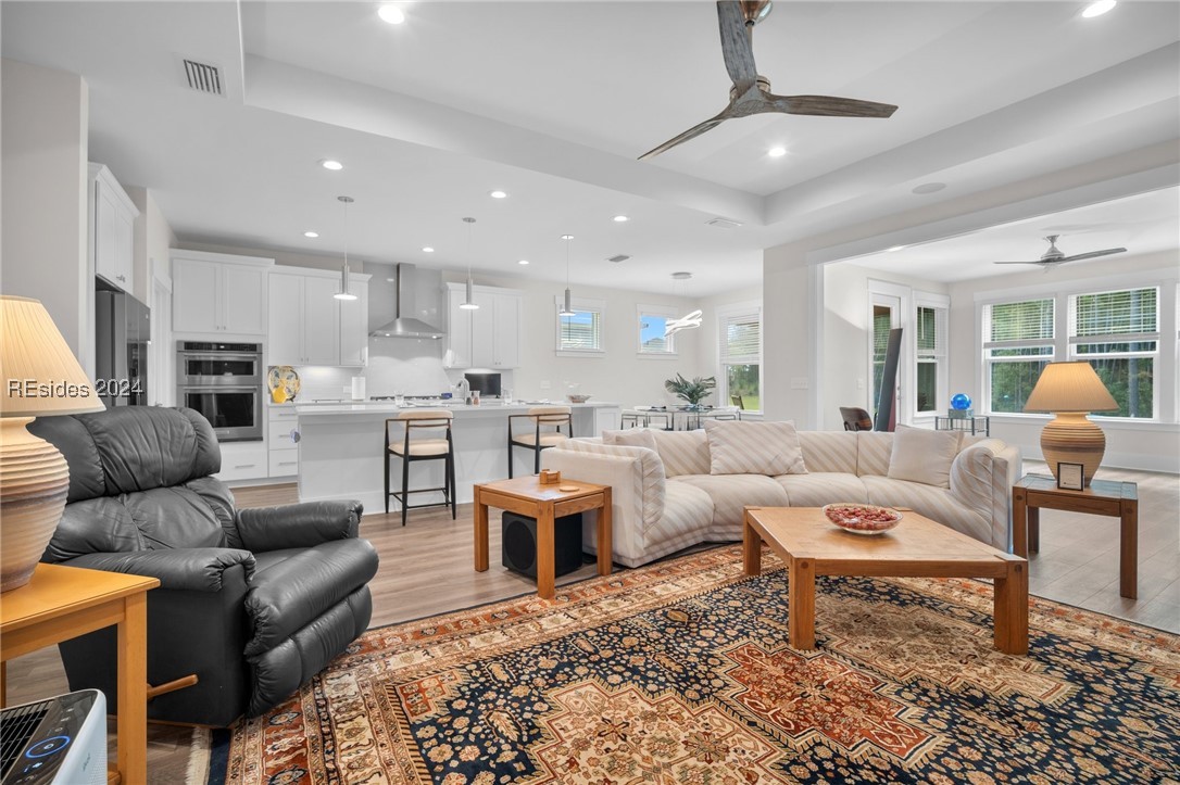 675 Sun Daze Court