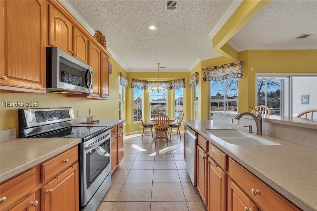 21 Thomas Bee Drive