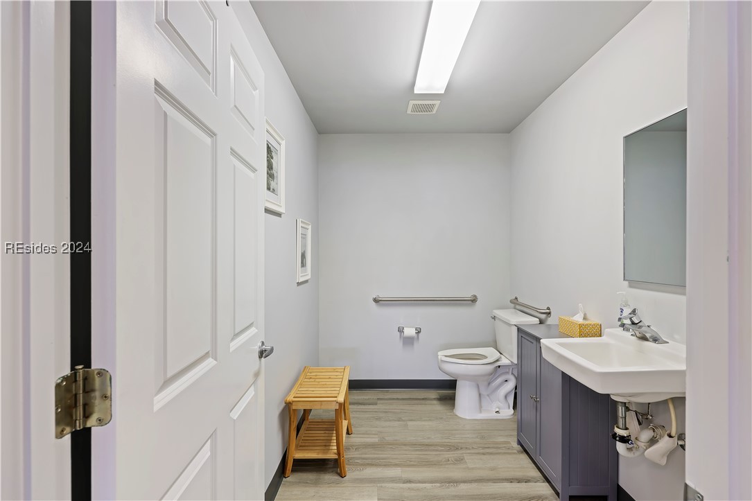 95 Mathews Drive Unit: D36
