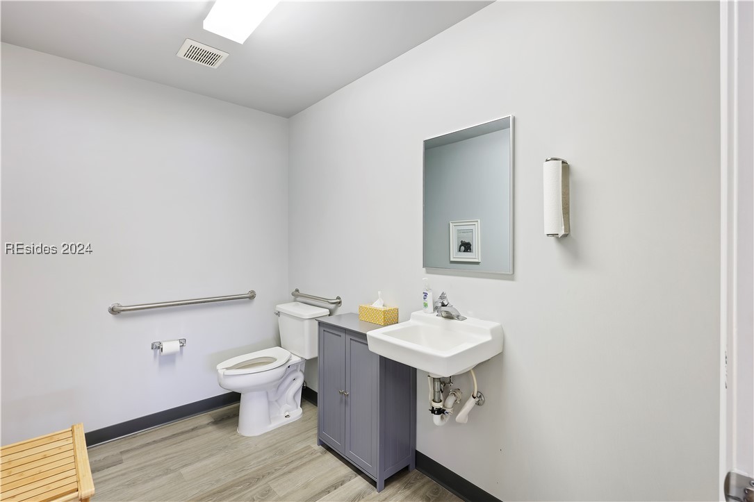 95 Mathews Drive Unit: D36