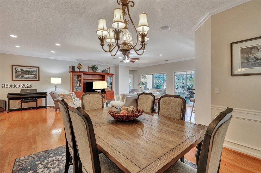15 Amaryllis Lane