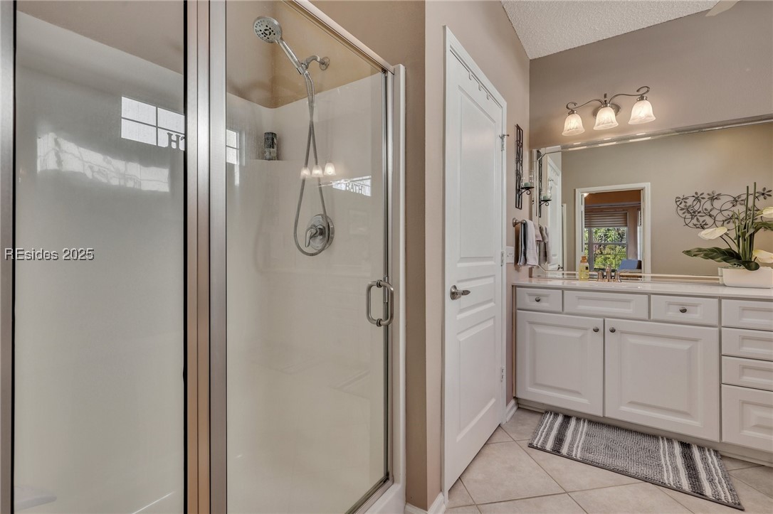 15 Amaryllis Lane