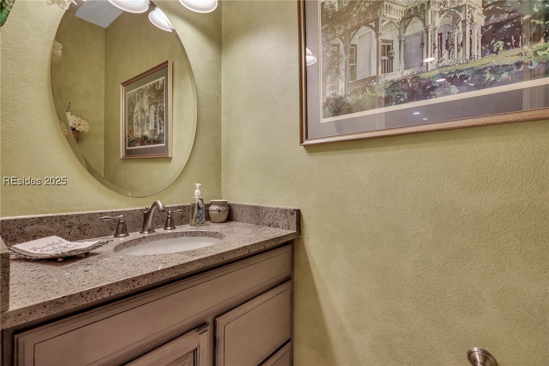 15 Amaryllis Lane