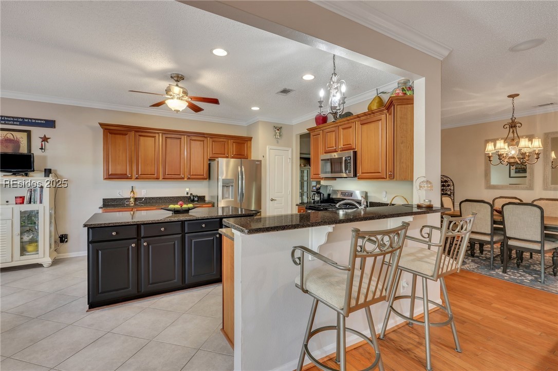 15 Amaryllis Lane