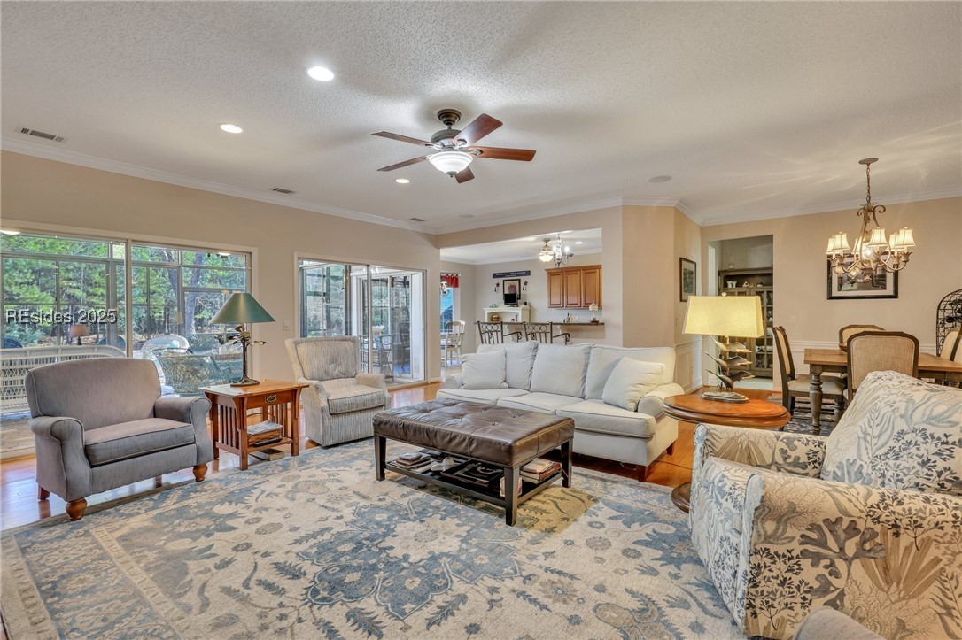 15 Amaryllis Lane