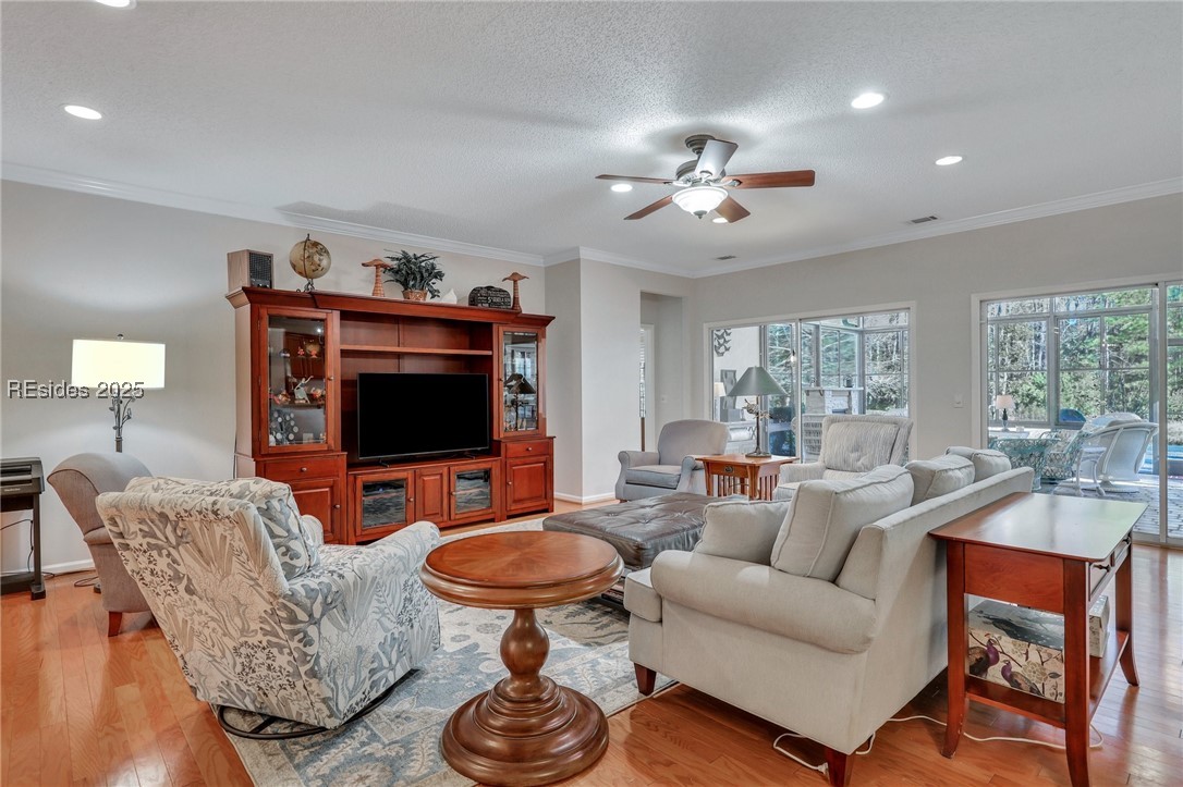 15 Amaryllis Lane