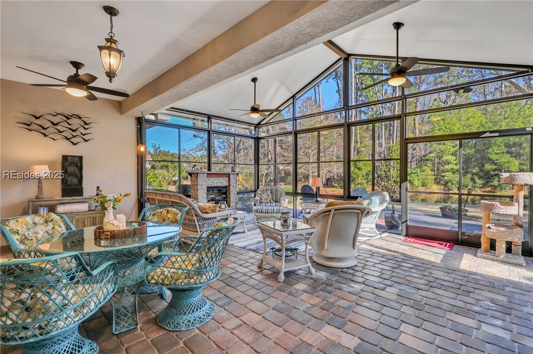 15 Amaryllis Lane