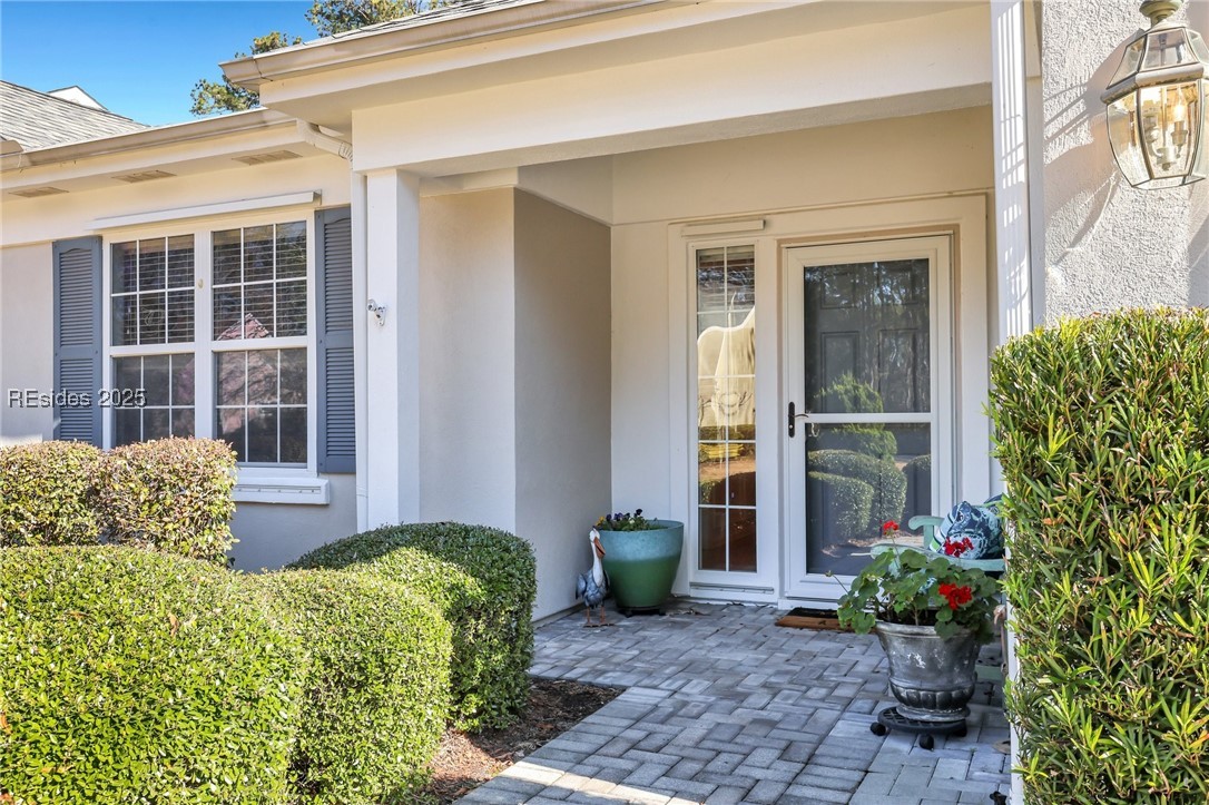 15 Amaryllis Lane