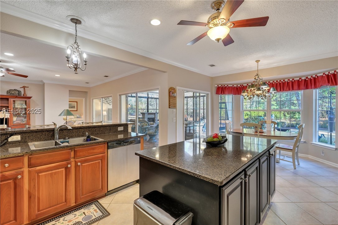 15 Amaryllis Lane