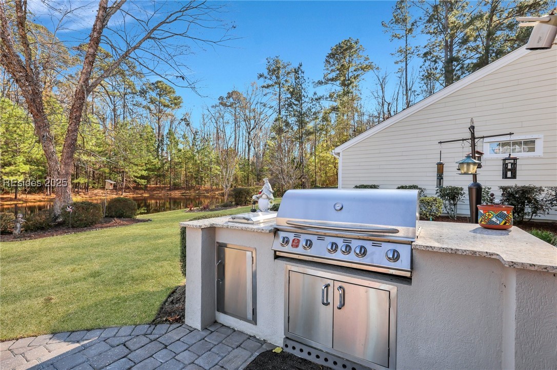 15 Amaryllis Lane