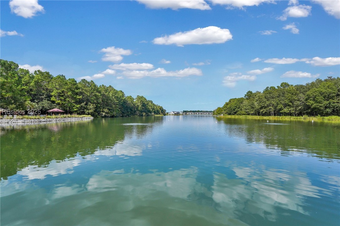 427 Lake Bluff Drive