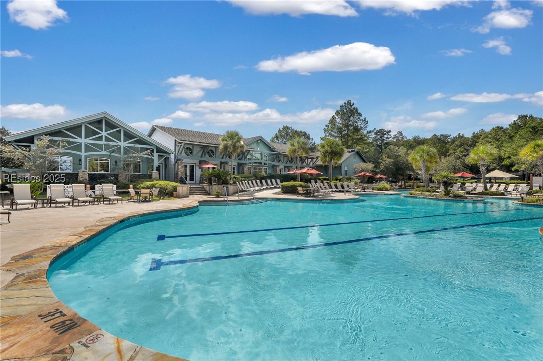 427 Lake Bluff Drive