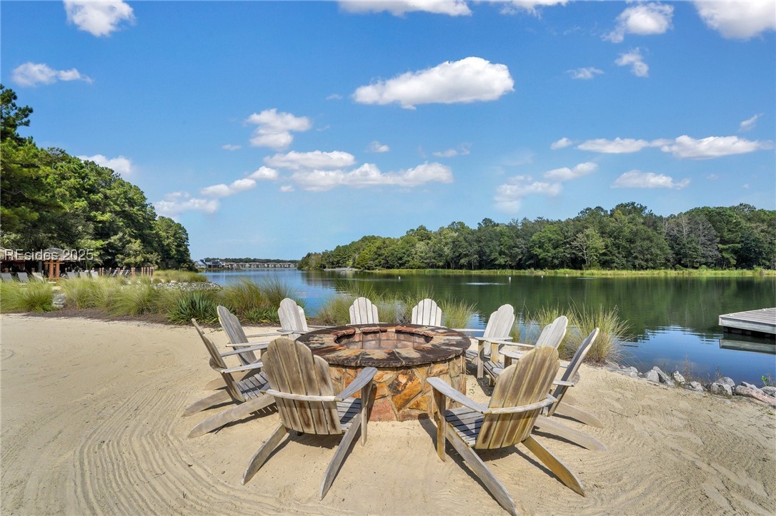 427 Lake Bluff Drive