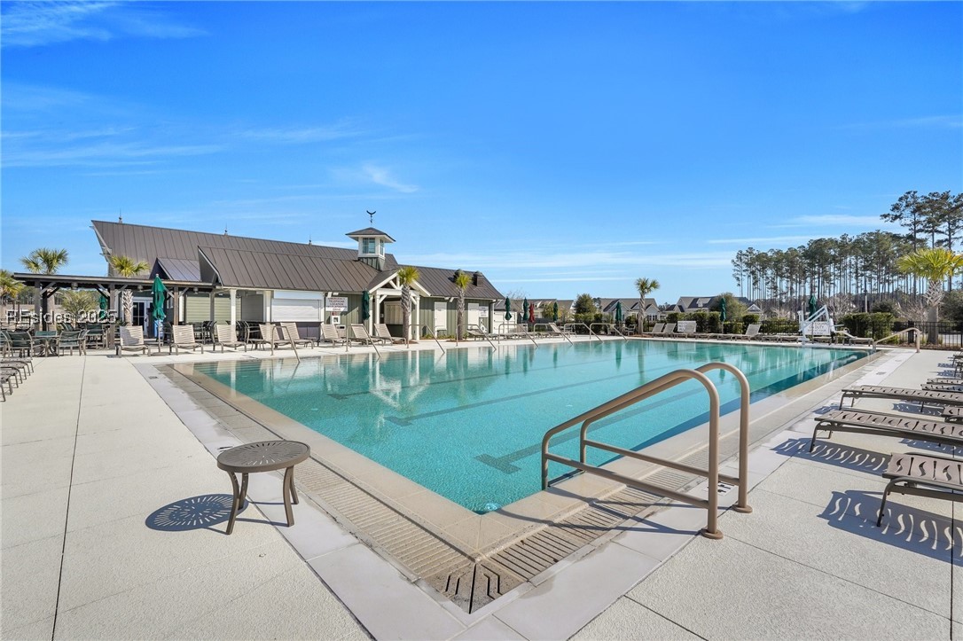 427 Lake Bluff Drive