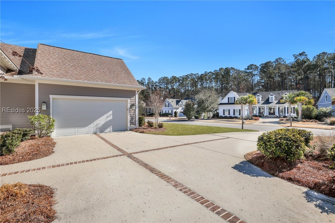 427 Lake Bluff Drive