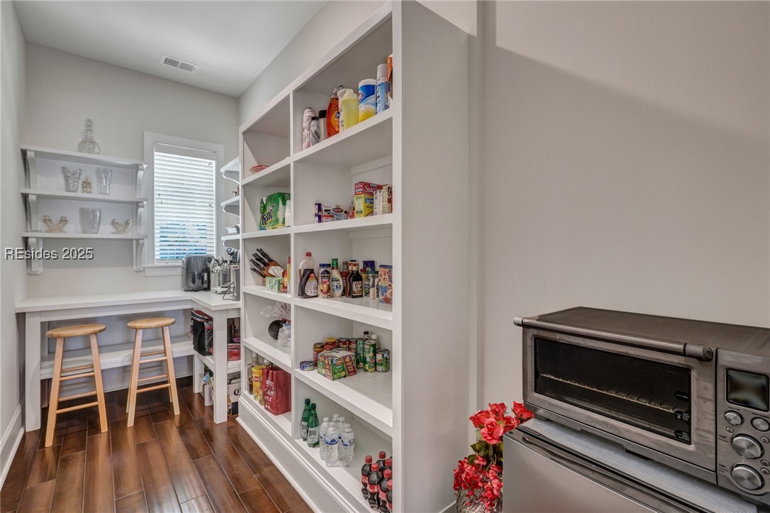 427 Lake Bluff Drive