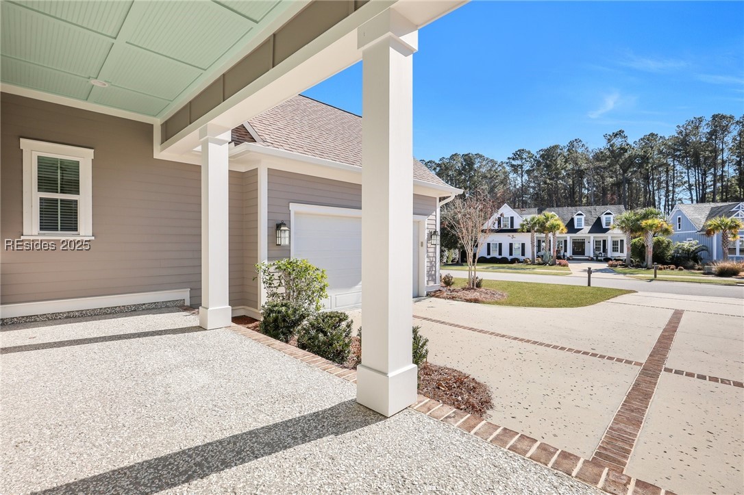 427 Lake Bluff Drive