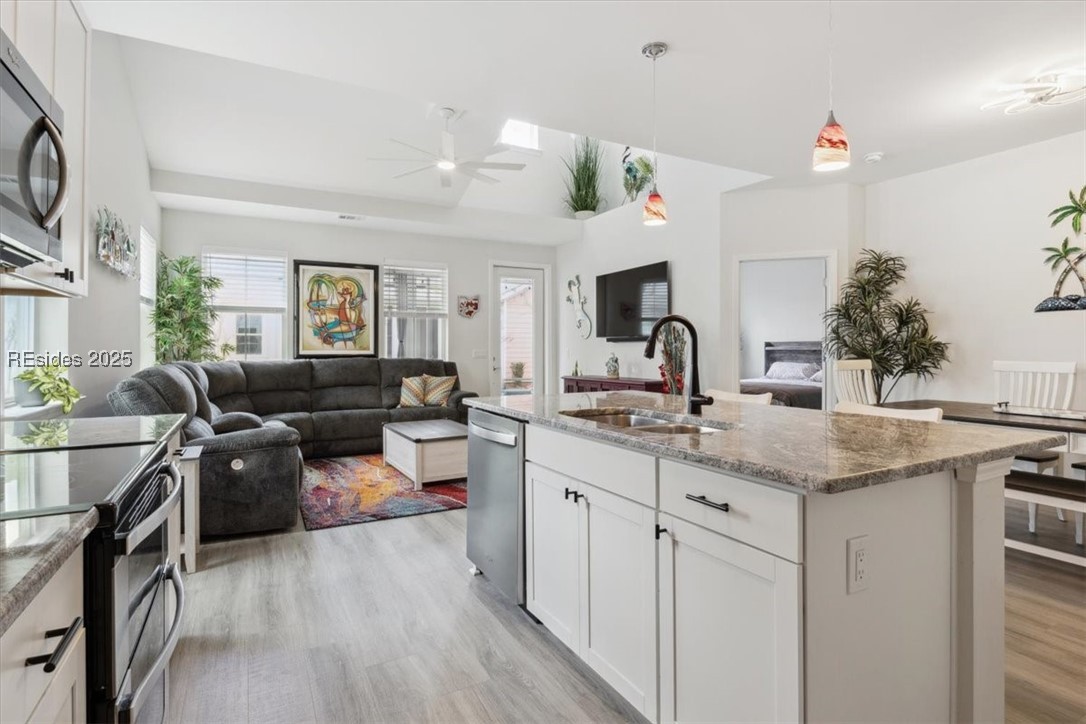 1451 Shoreside Drive Unit: 102