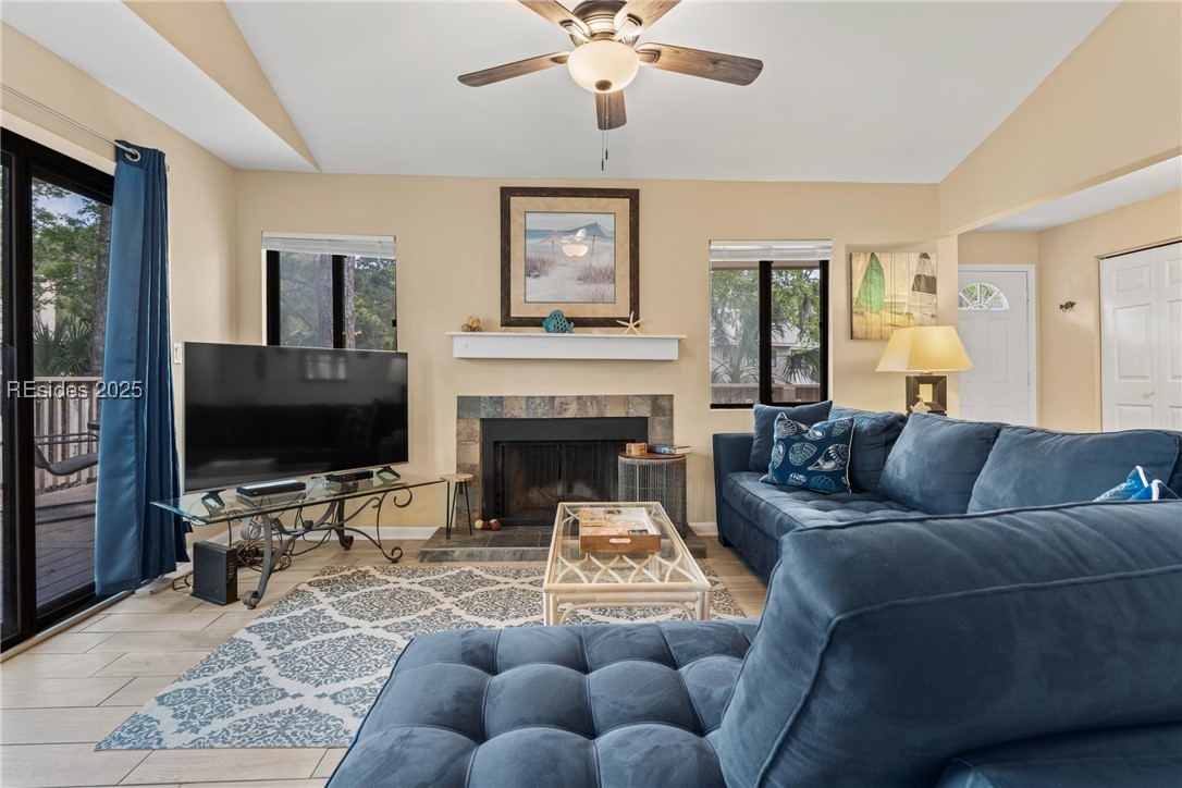 125 Shipyard Drive Unit: 149
