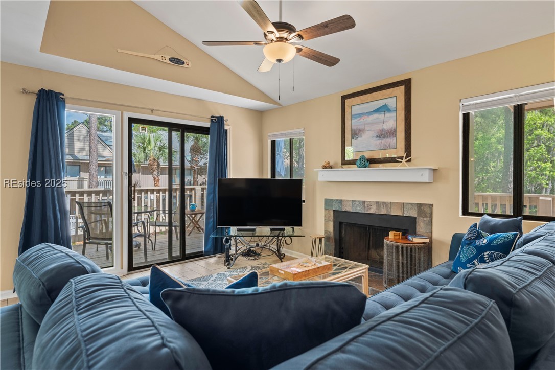 125 Shipyard Drive Unit: 149