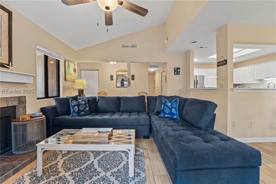 125 Shipyard Drive Unit: 149