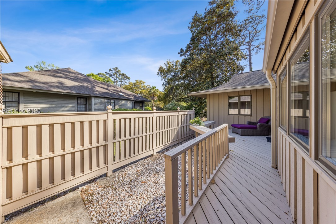 2 Red Maple Rd