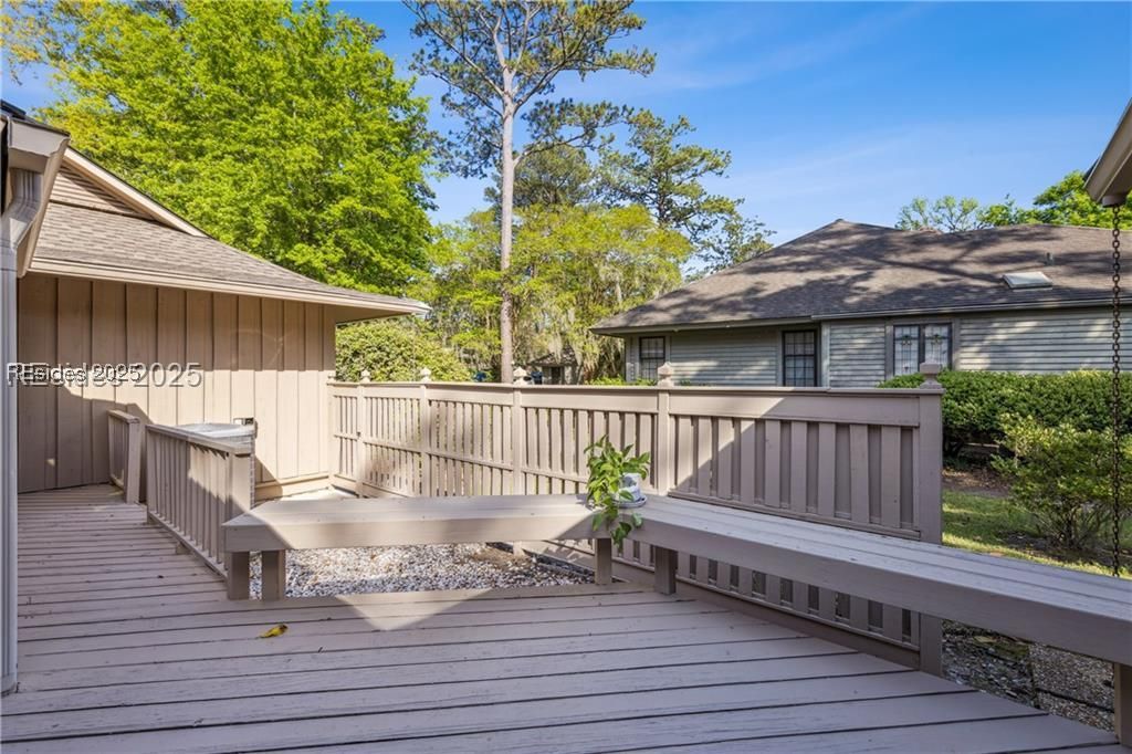 2 Red Maple Rd