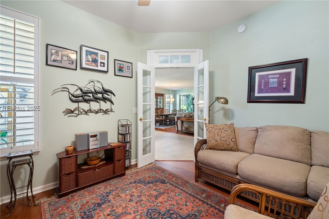 221 Hampton Circle