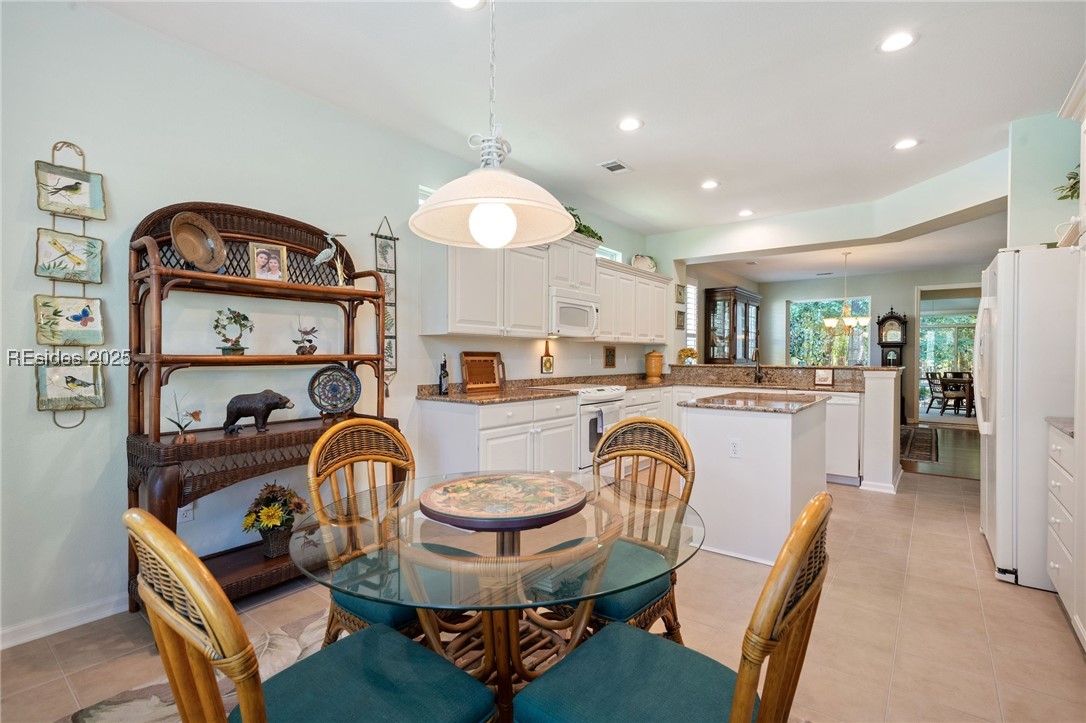 221 Hampton Circle