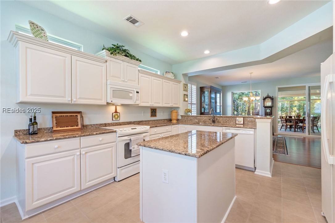 221 Hampton Circle