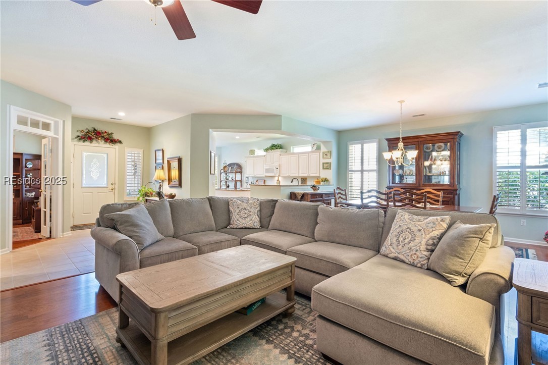 221 Hampton Circle