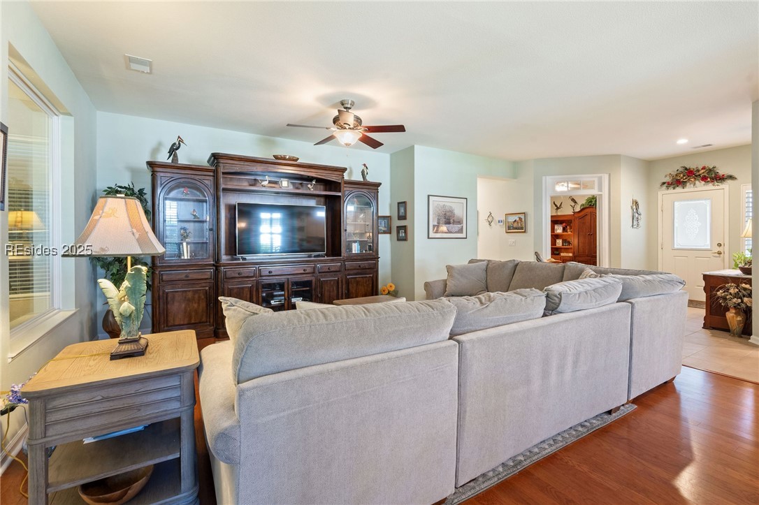 221 Hampton Circle
