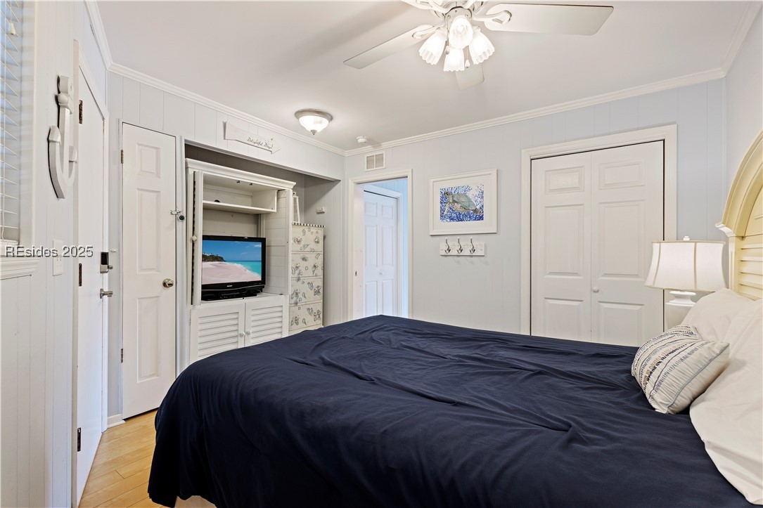 23 S Forest Beach Unit: 139