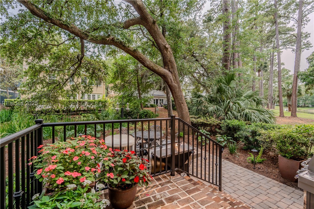 29 Crosstree Drive