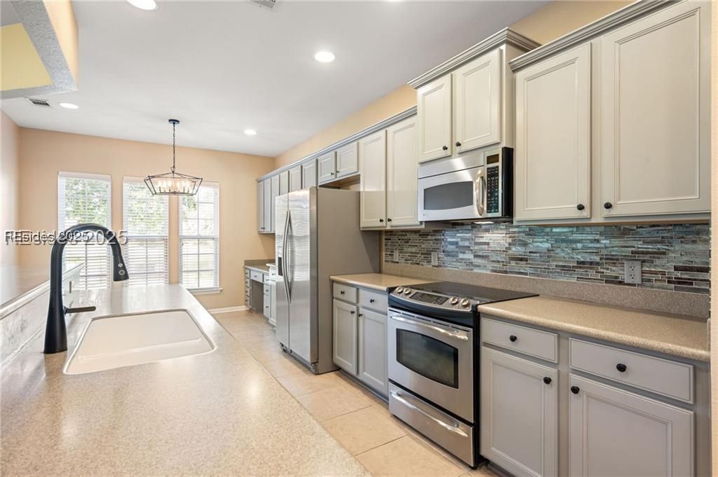 107 Thomas Bee Drive